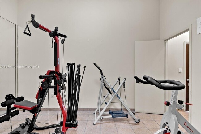 Building Photo - 13951 Kendale Lakes Cir