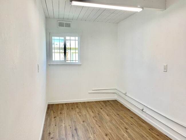 Building Photo - 3 Bedroom + 2 Bathroom Condo | Hueneme Bay 55+ Community | Unfurnished