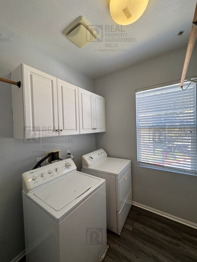 Building Photo - Resort-Style Living Awaits in This Spacious Canyon Hills 3-Bedroom Condo