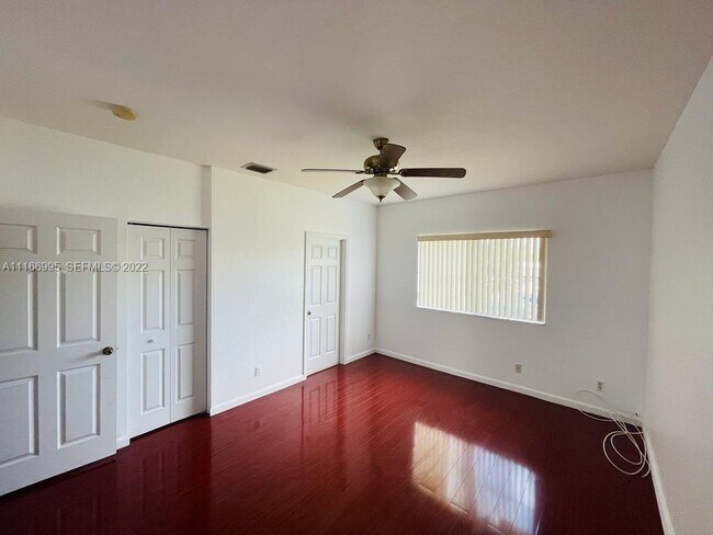 Building Photo - 903 N Santa Catalina Cir