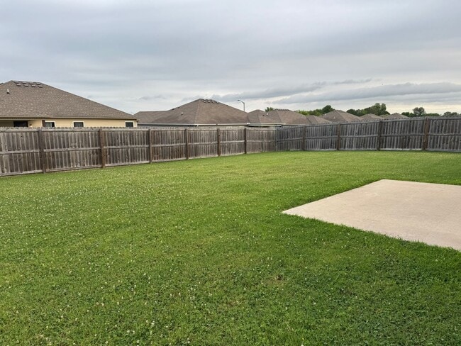 Building Photo - Four Bedroom Home Near Schools