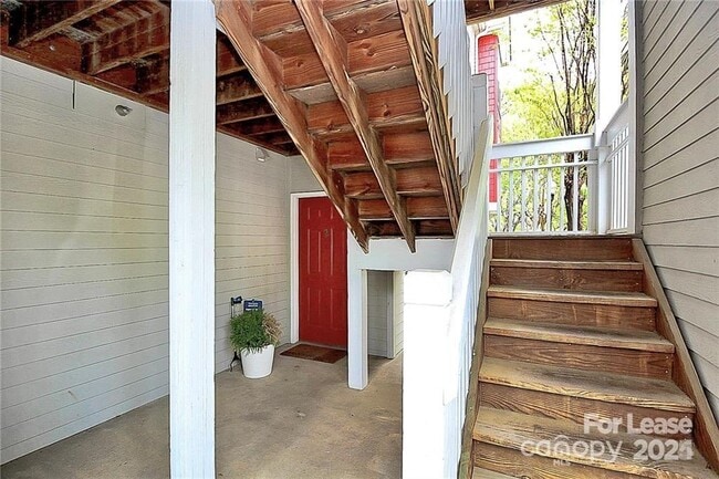 Building Photo - 1140 W 1st St