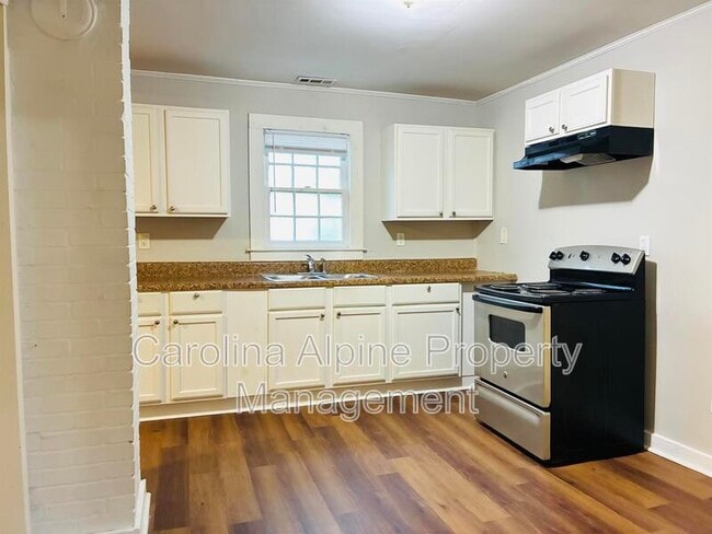 Building Photo - 2554 Hemphill St