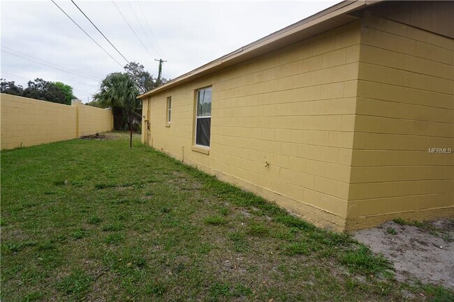 Building Photo - 7139 Edgewater Shores Ct