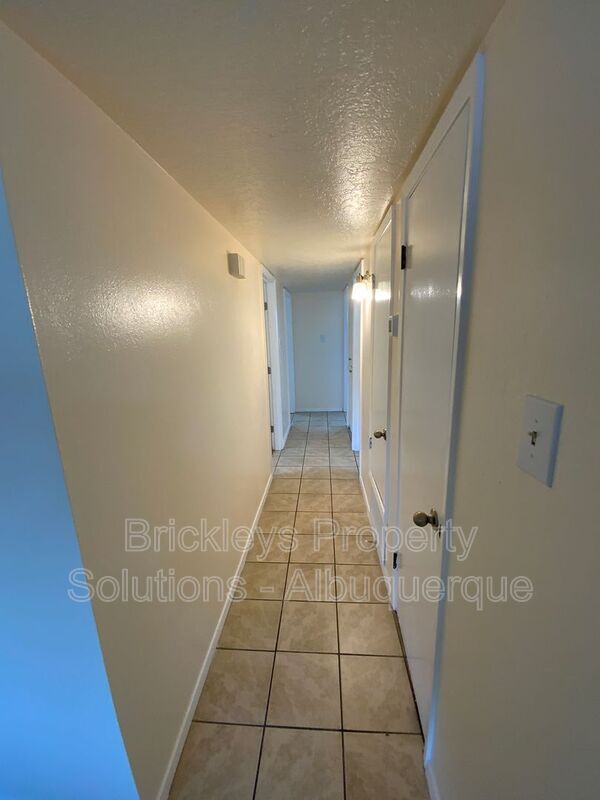 Building Photo - 12700 Mountain Rd NE