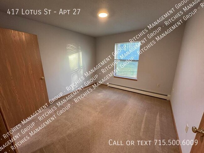 Building Photo - 417 Lotus St