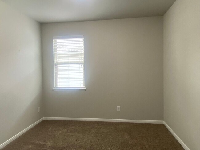 Building Photo - 3 BEDROOM, PLUS OFFICE, BELTON ISD