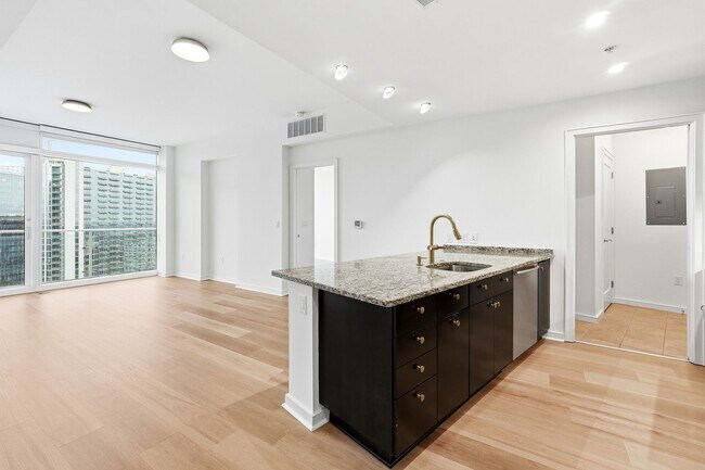 Building Photo - 10 Terminus Luxury 2 Bedroom Condo in Heart of Buckhead