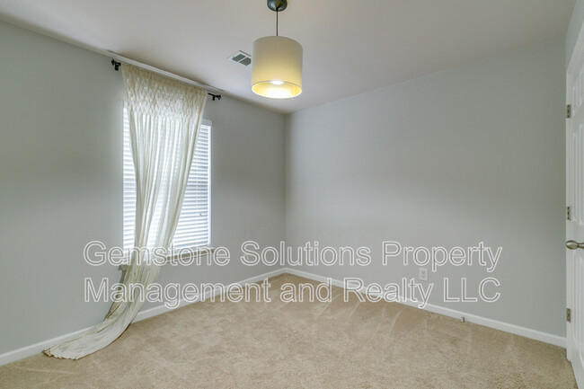 Building Photo - 1101 Downs Blvd