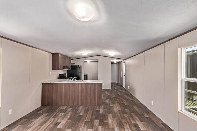 Building Photo - 2 bedroom - 4th st