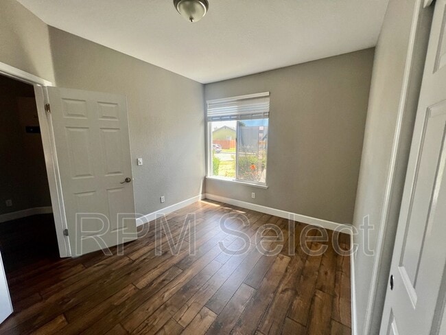 Building Photo - 1605 Paseo Flores Dr