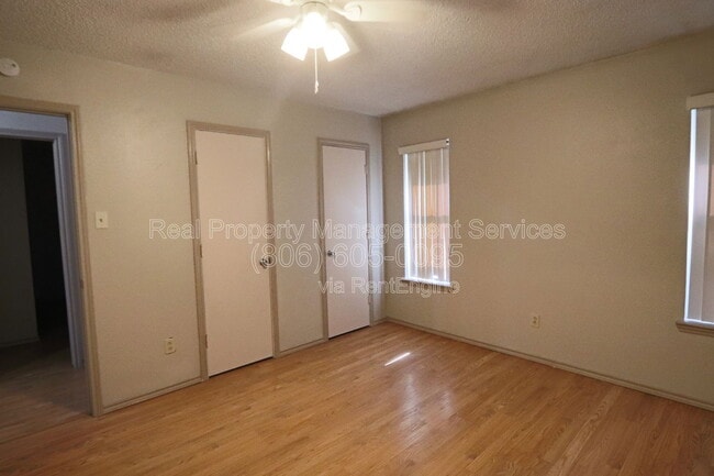 Building Photo - 8606 Avenue V
