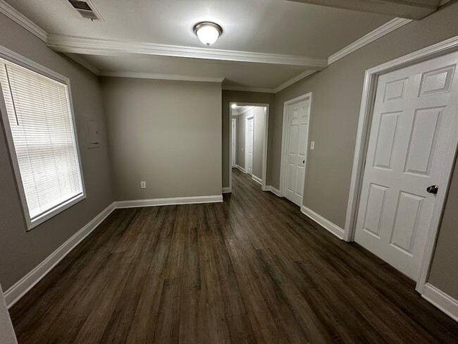 Building Photo - 3 Bed 1 Bath in Atlanta!---Special offer: ...