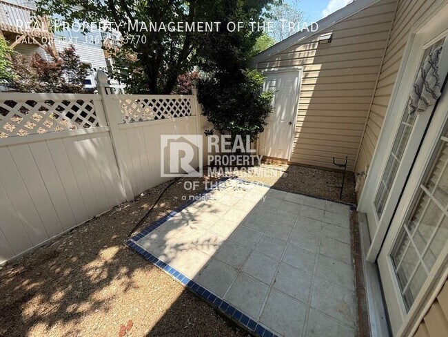 Building Photo - 470 Peyton Ct