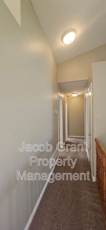 Building Photo - 3314 Woodside Dr