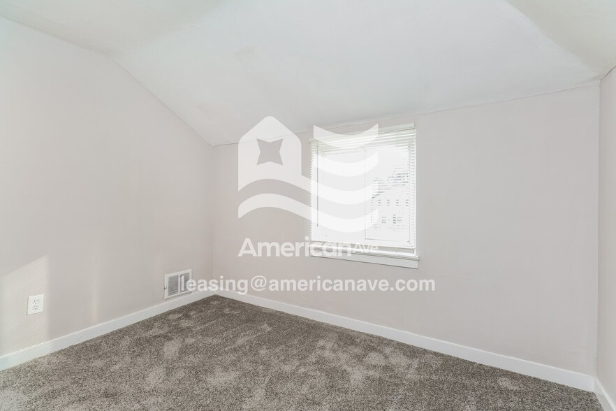 Building Photo - 105 Veronica Dr