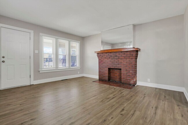 Building Photo - 45-47 N Hague Ave