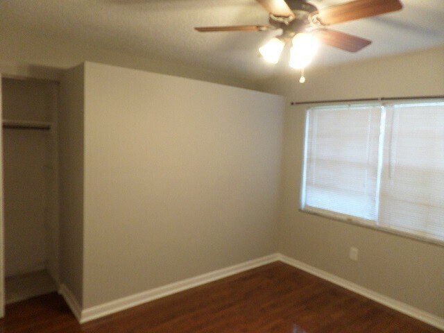 Building Photo - $25 App Fee & December Rent Free! * Spacious 2bdrm/1bath Condo ** $1,595.00** READY NOW ** No Sec...