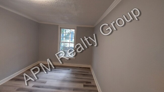 Building Photo - Two bedroom duplex off Bluff Road