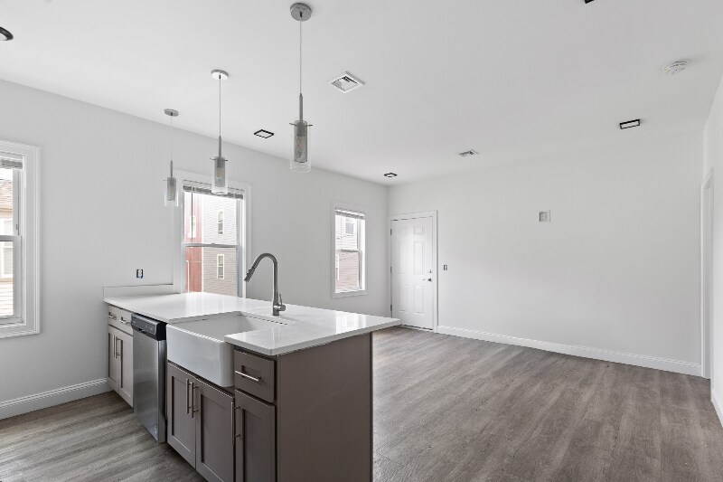 Building Photo - 14 Trenton St