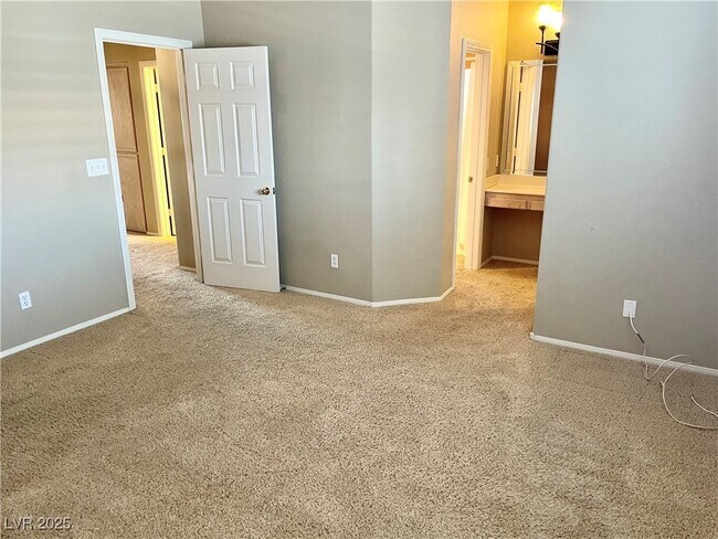 Building Photo - 8457 Pacific Fountain Ave