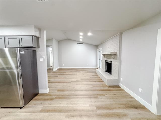 Building Photo - 2025 Glencrest Ln