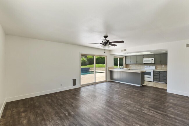 Building Photo - 73625 Haystack Rd