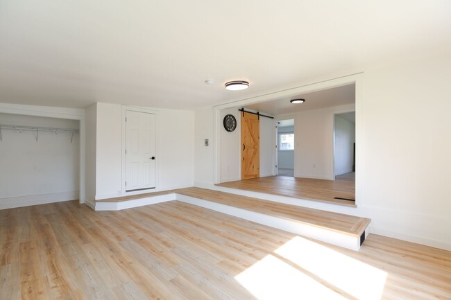 Building Photo - **Comfortable Oak Harbor Rambler Available...