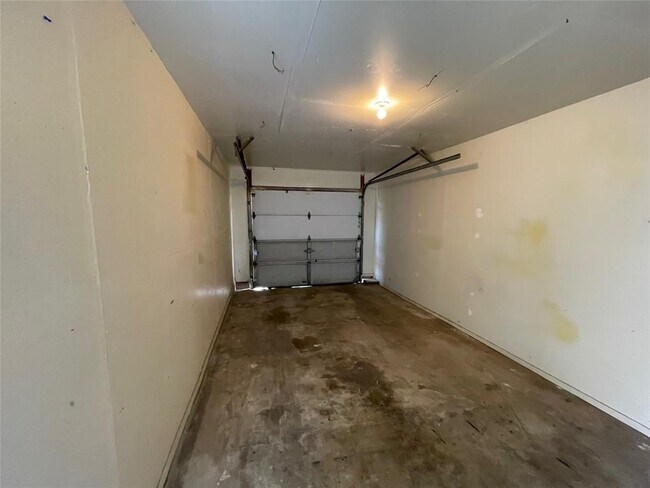 Building Photo - 8117 West Gate Blvd