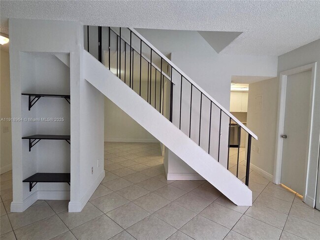 Building Photo - 7034 SW 114th Pl