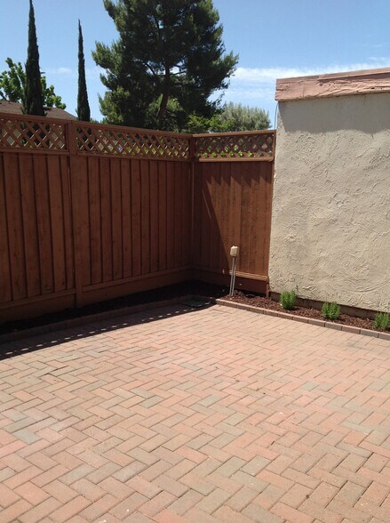 Building Photo - 2176 Spanishgate Ct