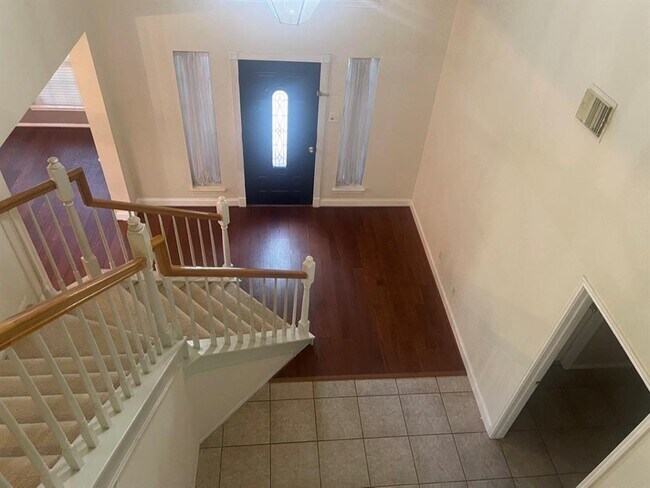 Building Photo - 3810 Hillbrook Dr