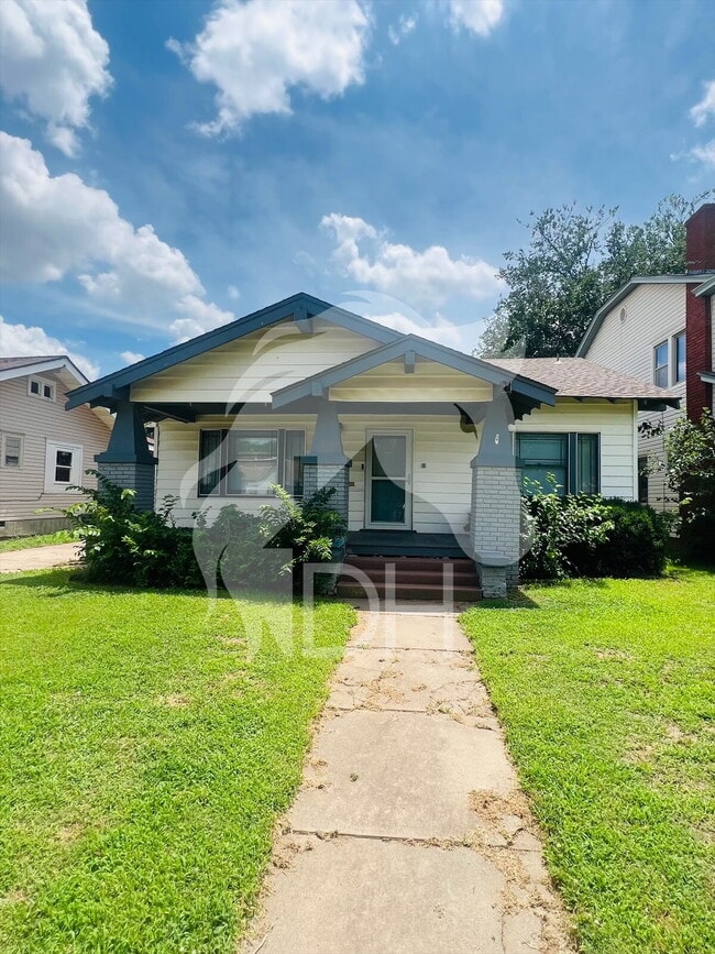 Primary Photo - "Charming 2-Bed Gem in Enid's Heart!"