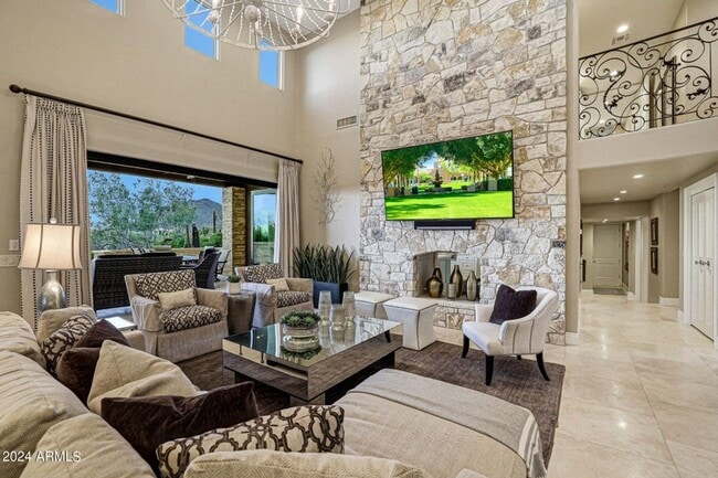 Building Photo - Beautiful custom home with backyard Oasis!