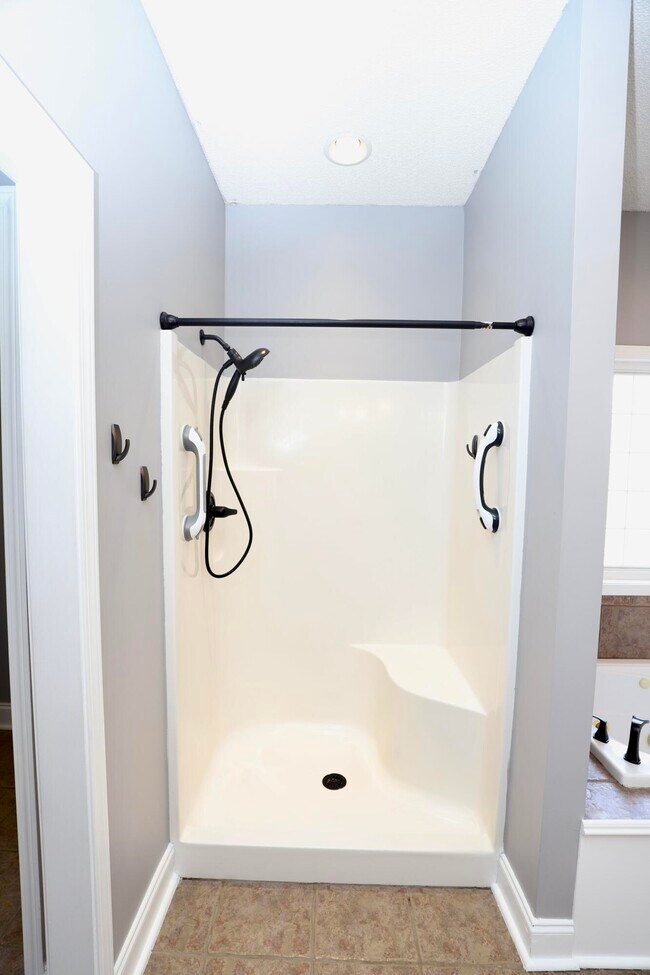 Building Photo - 1855 Beachforest Way