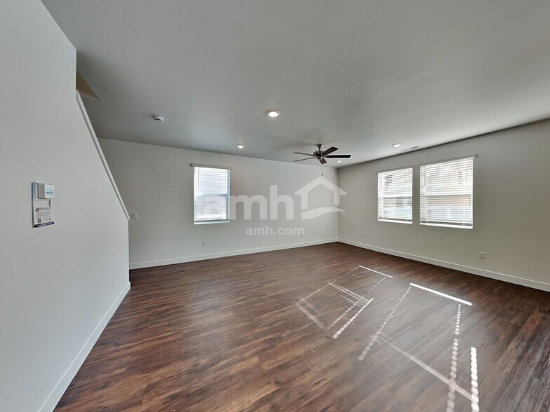 Building Photo - 4922 86th Ave NE