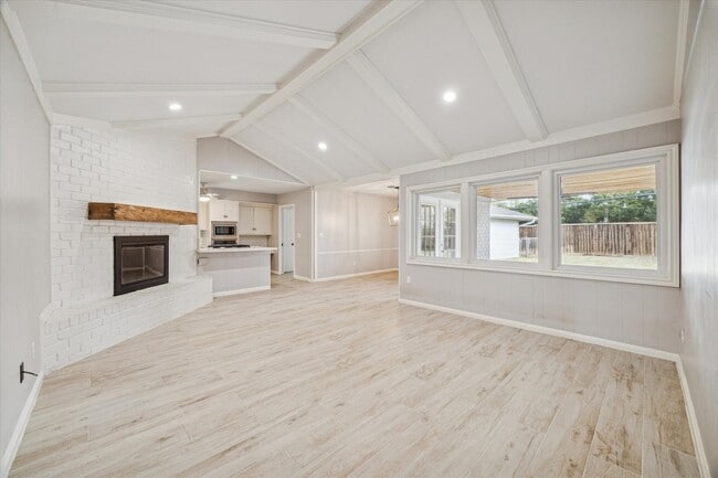 Building Photo - 2127 Blue Willow Dr