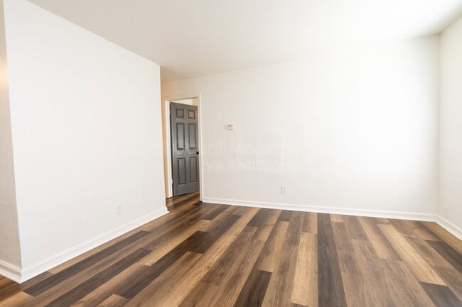 Building Photo - 1318 N Piatt Ave