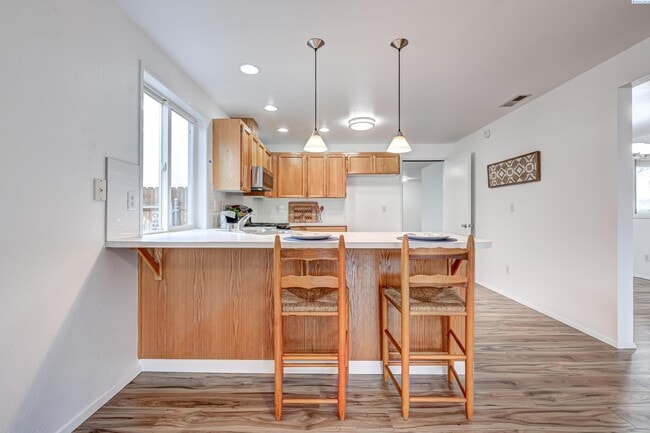 Building Photo - Nice Home, Yard care Included