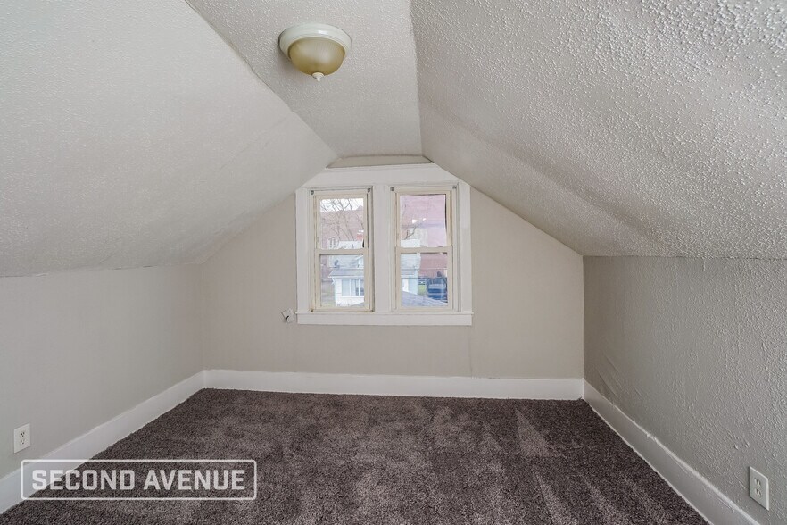 Building Photo - 225 S 39th St