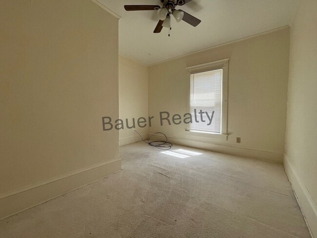 Building Photo - Three Bedroom Near Brookside Park