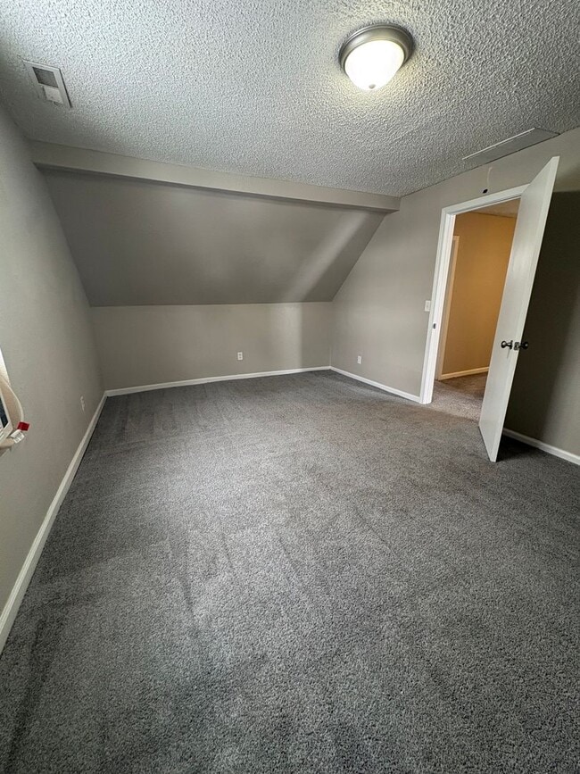 Building Photo - Move-in Ready and Full Of Charm! 4 Bedroom 2 Bath, Plus a Bonus Room.