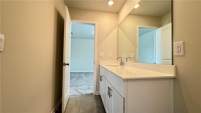 Building Photo - 128 Cedar Ln