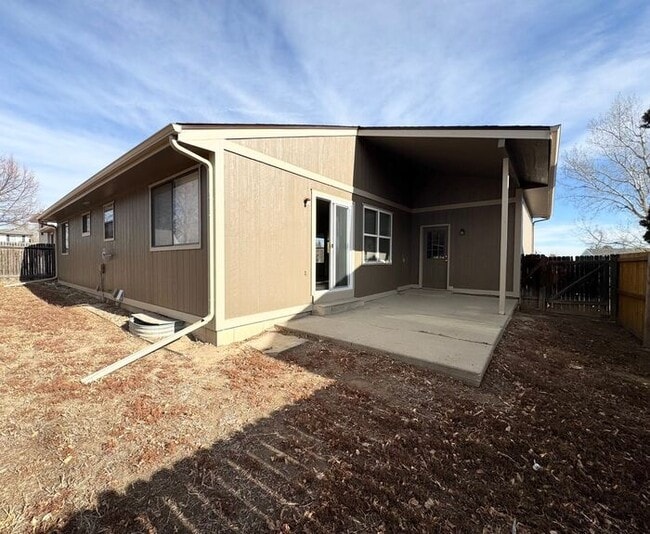 Building Photo - 3 Bedroom Single Family Home in SW Loveland.