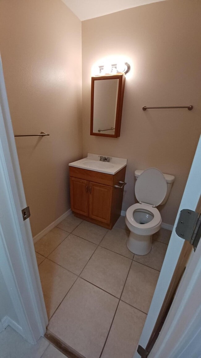 Building Photo - 280 Ulster Ln