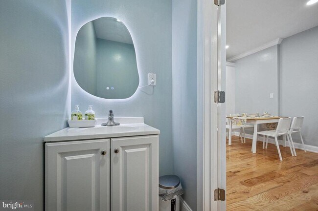 Building Photo - 1317 S 19th St