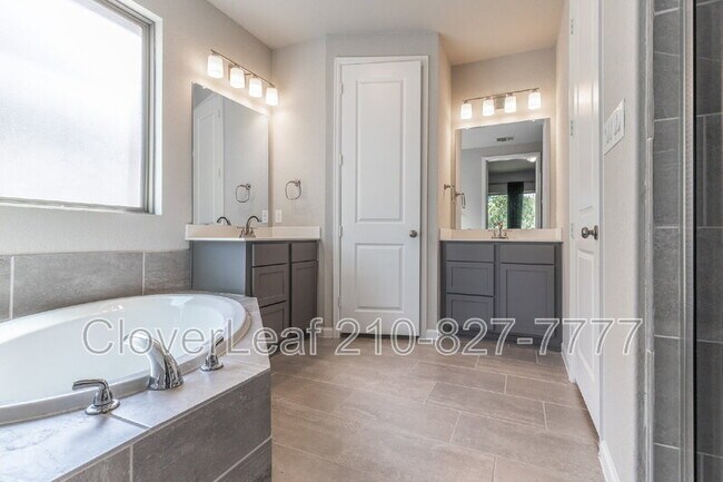 Building Photo - 13915 Runner Way