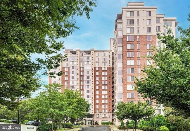 Building Photo - 2726 Gallows Rd