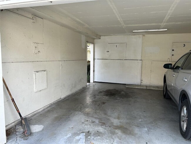 Building Photo - 5486 Tradewinds Walkway