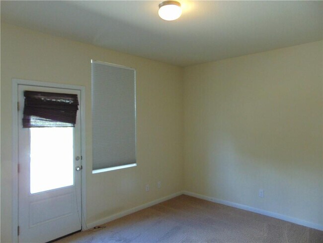 Building Photo - 1700 Sanders